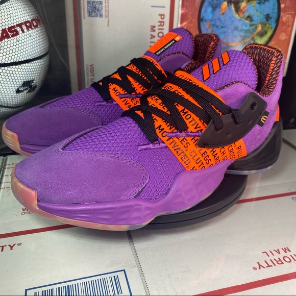 Les chaussures de James Harden aux couleurs de McDonaldâsâ¦ et des Nets | NBA